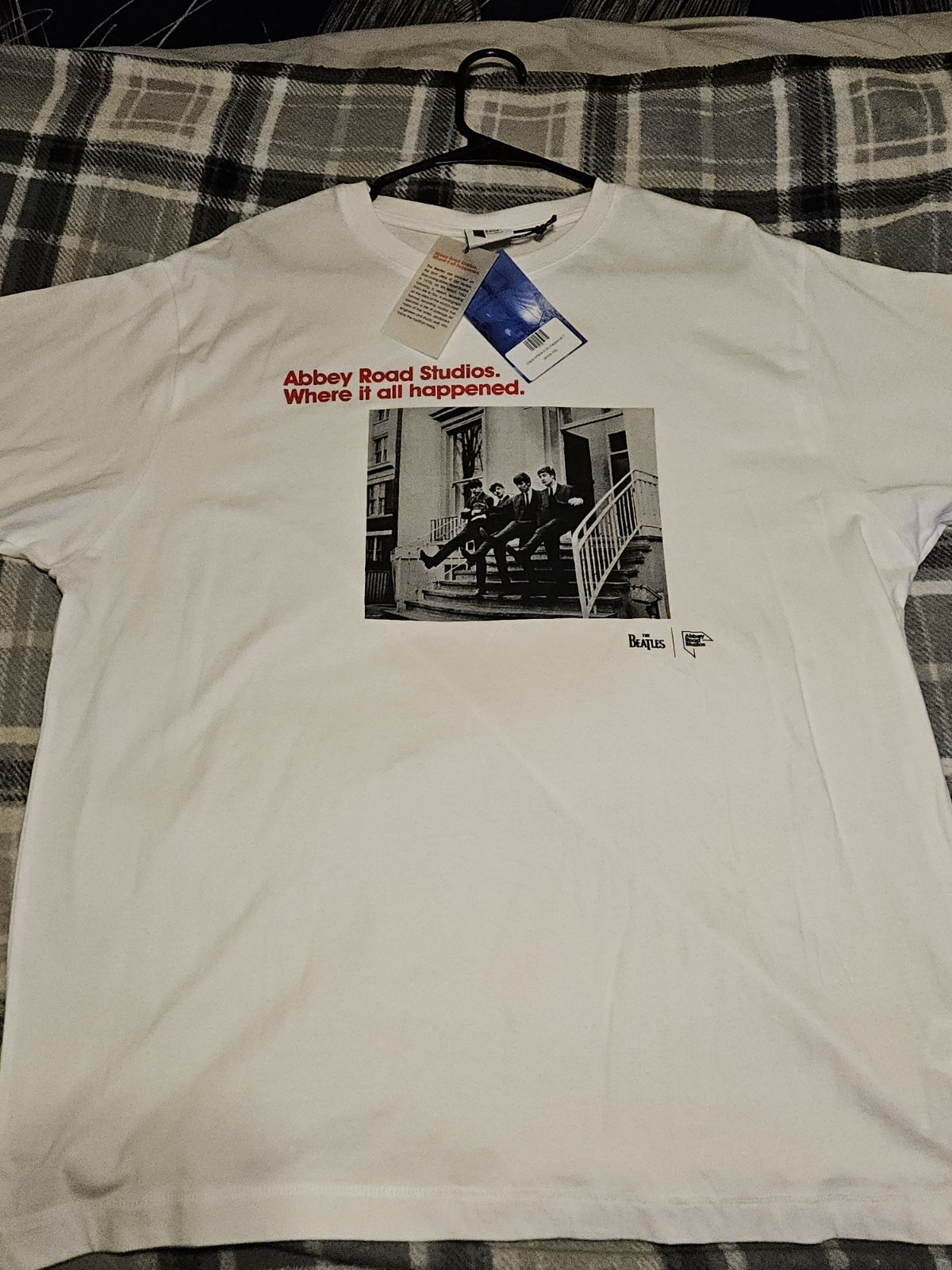 Beatles- ABBEY ROAD STUDIOS T-SHIRT 2XL, NEW WITH TAGS! NEVER WORN!!